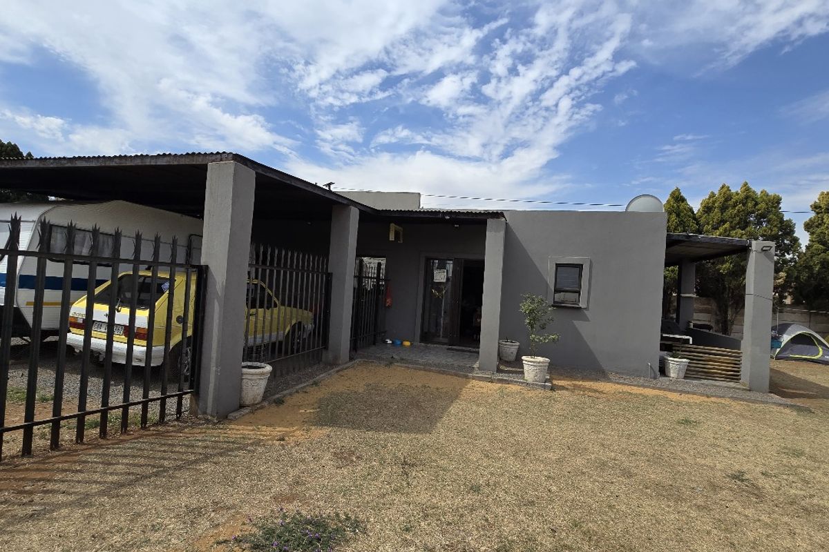 This is the property that you are looking for! Accommodating a big family with two homes! - Photo 3