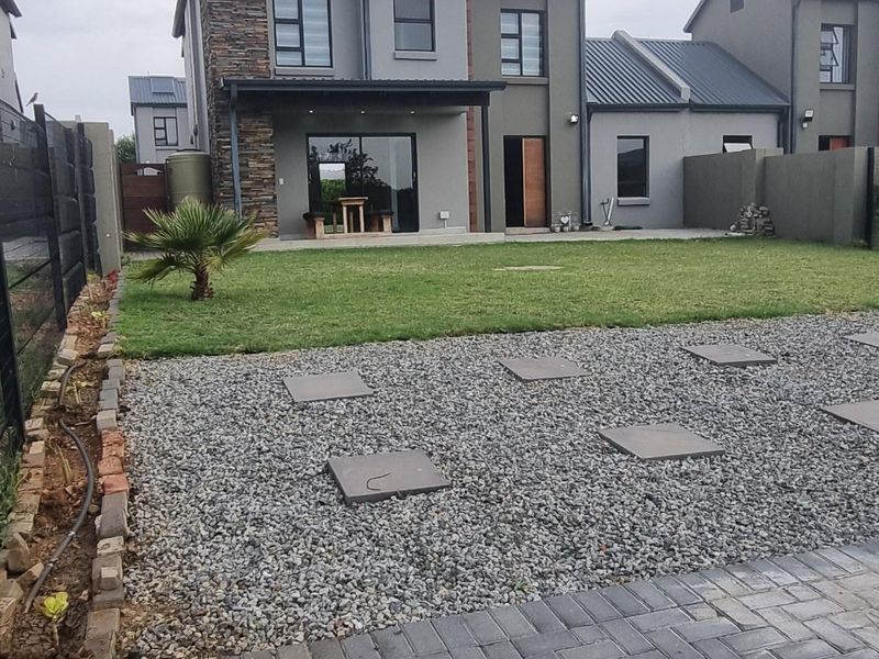 RENTAL DOUBLE STOREY HOUSE – IMMEDIATLEY AVAILABLE - Photo 2