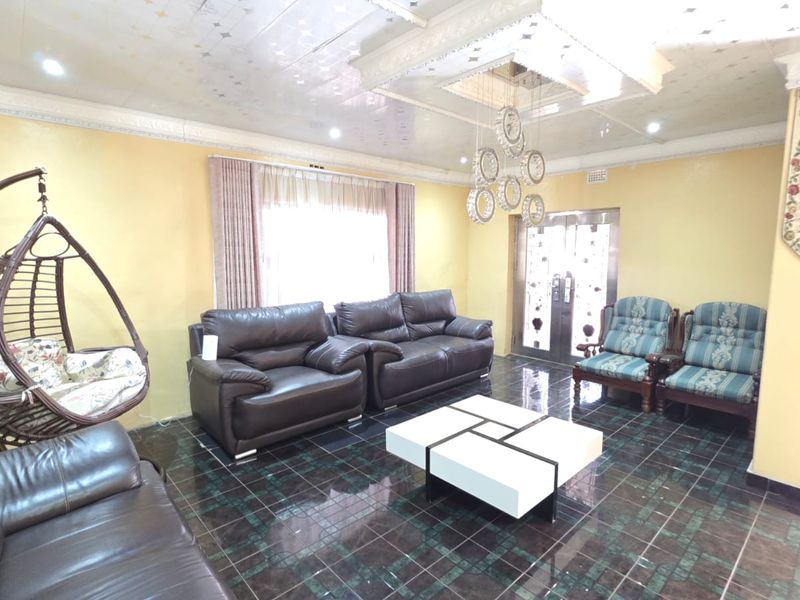 5 Bedroom House For Sale in Manzil Park - Photo 8