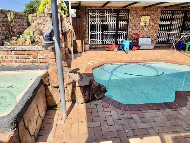 A rare gem not often found. - Photo 5