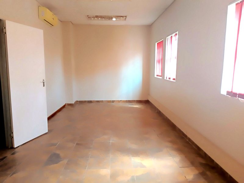 Commercial Property for Sale - Photo 10