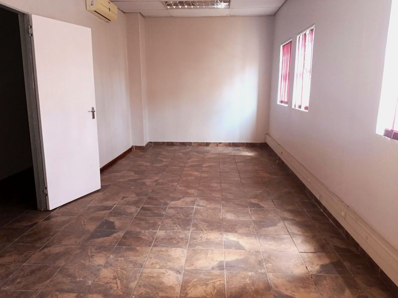 Commercial Property for Sale - Photo 9