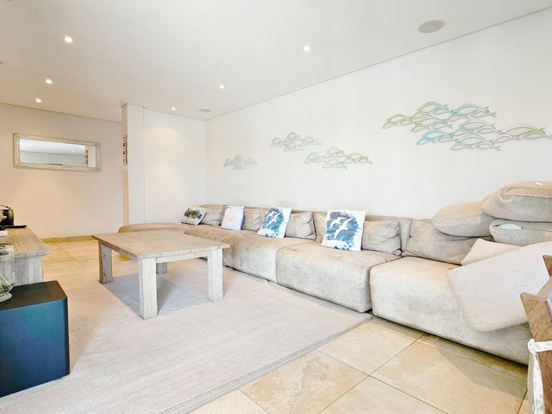 Executive living on the banks of the Vaal River. - Photo 6