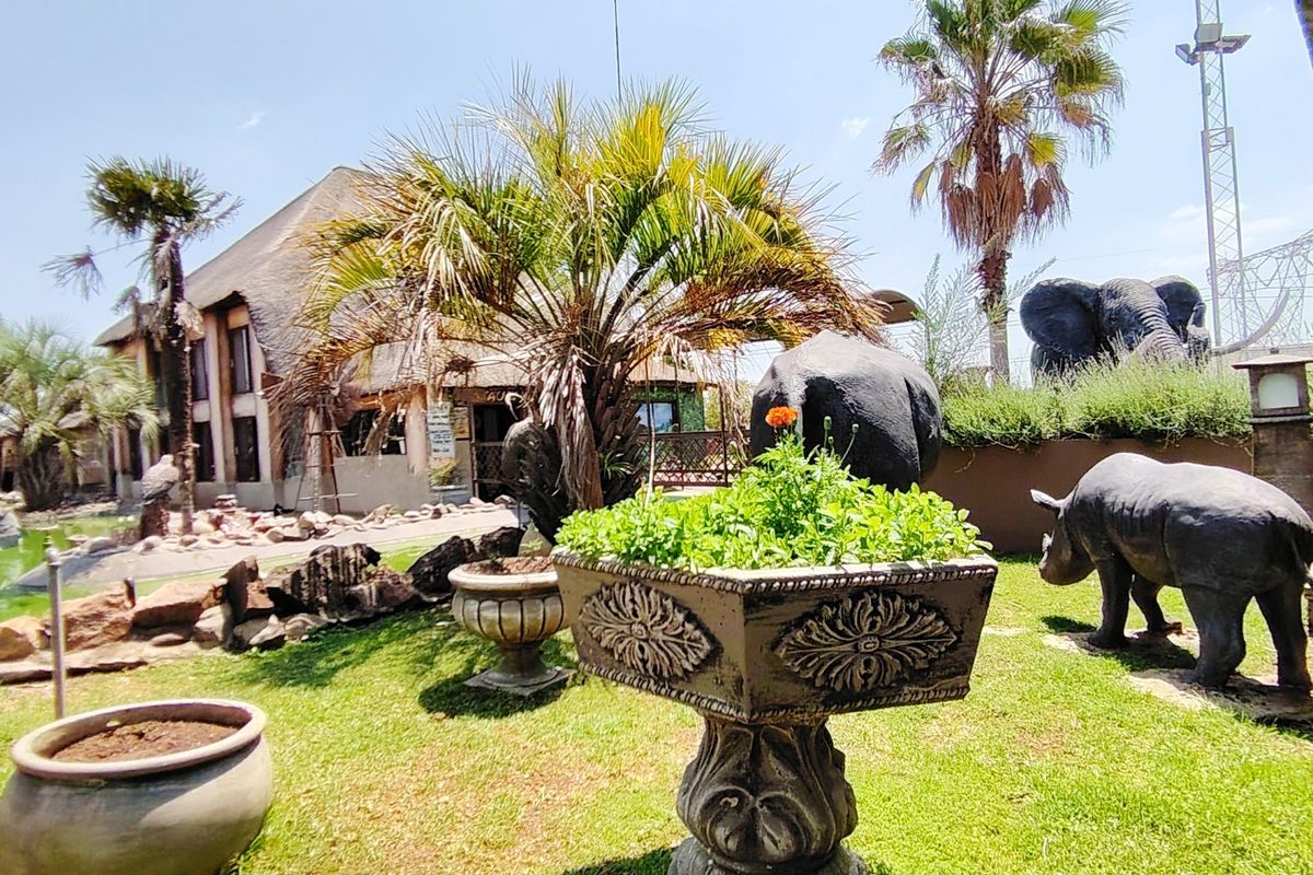 Profitable Events and Entertainment Venue with Restaurant and On-Site Accommodation – 16 Years in Operation - Photo 4