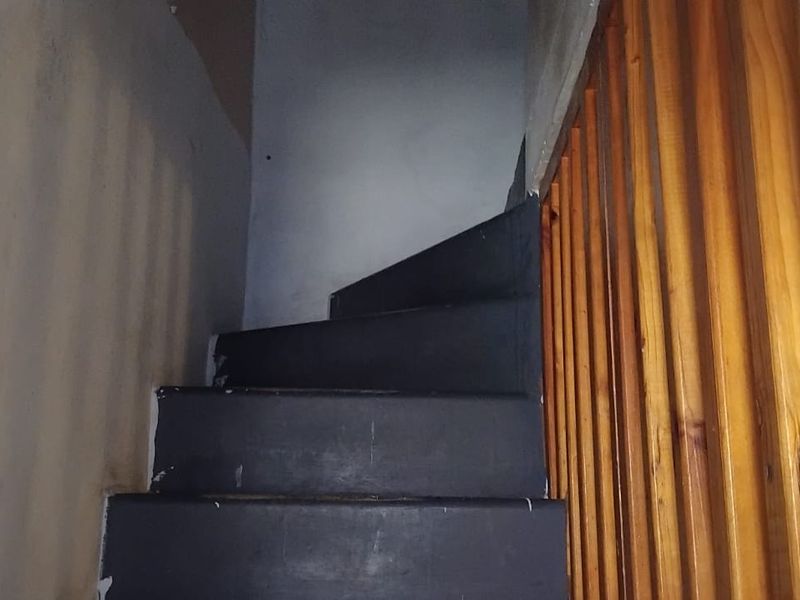 Neat 2-Bedroom Home with Extension – Conveniently Located Near Amenities - Photo 6