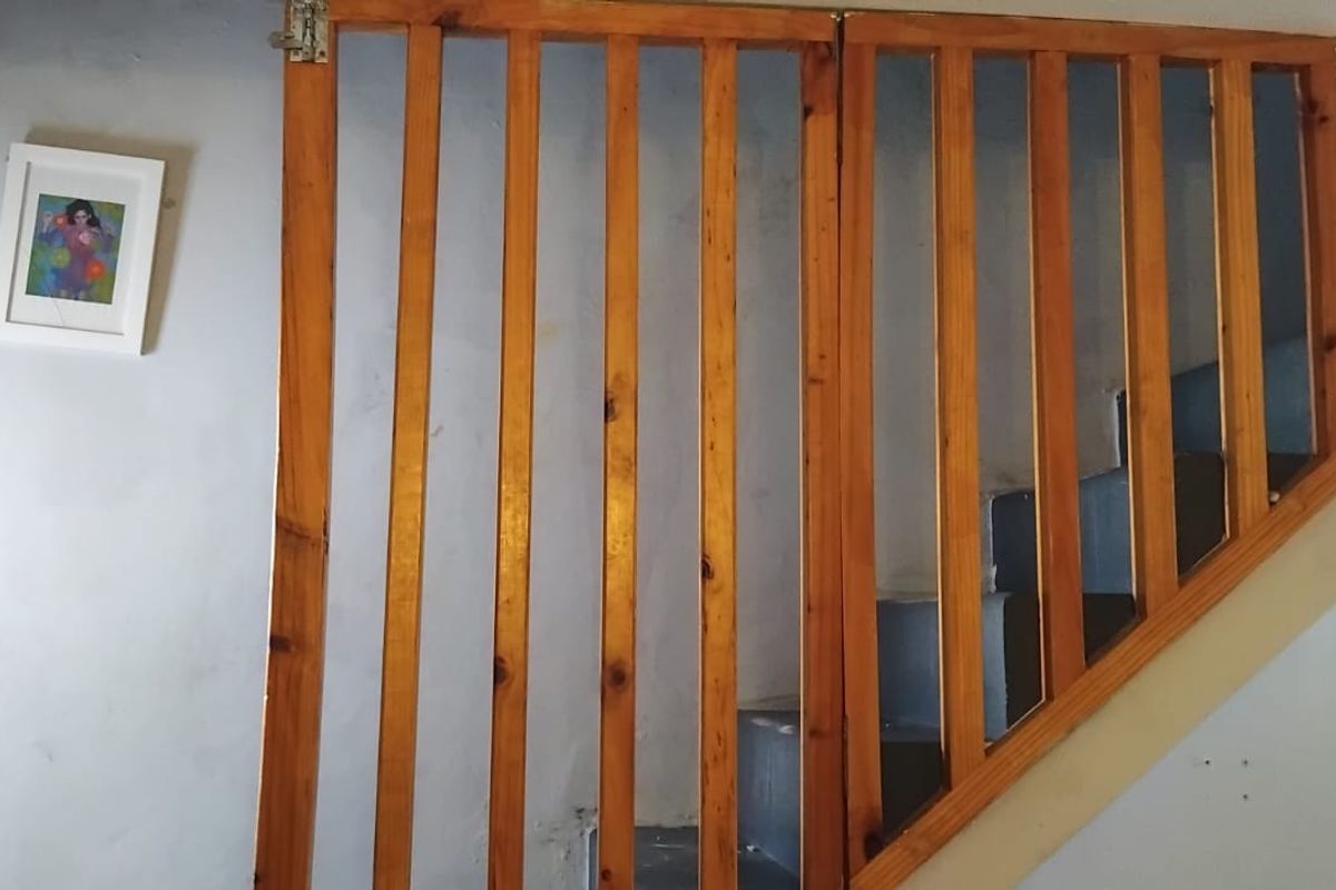 Neat 2-Bedroom Home with Extension – Conveniently Located Near Amenities - Photo 5