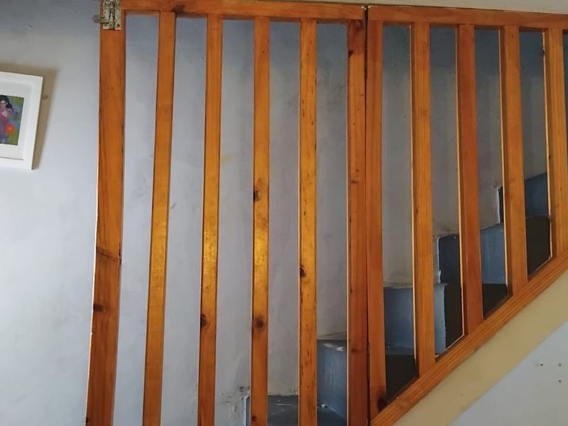 Neat 2-Bedroom Home with Extension – Conveniently Located Near Amenities - Photo 5