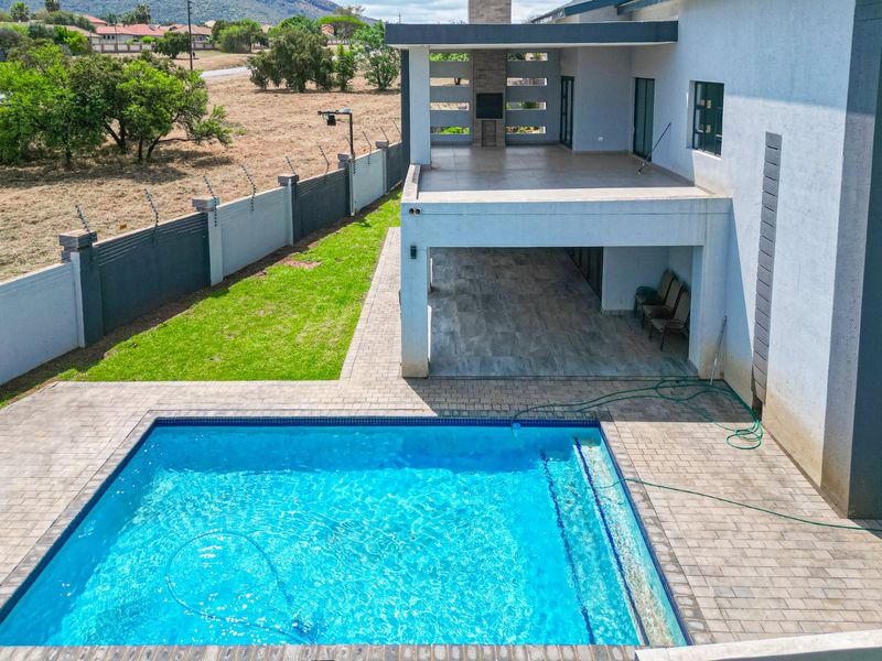 Modern Luxury Living in Gateway Manor – Hartbeespoort - Photo 10