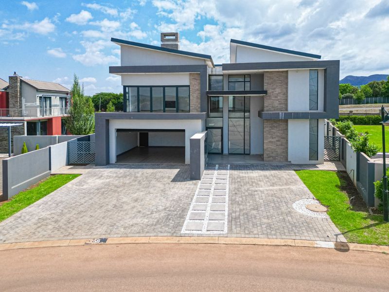Modern Luxury Living in Gateway Manor – Hartbeespoort - Photo 1