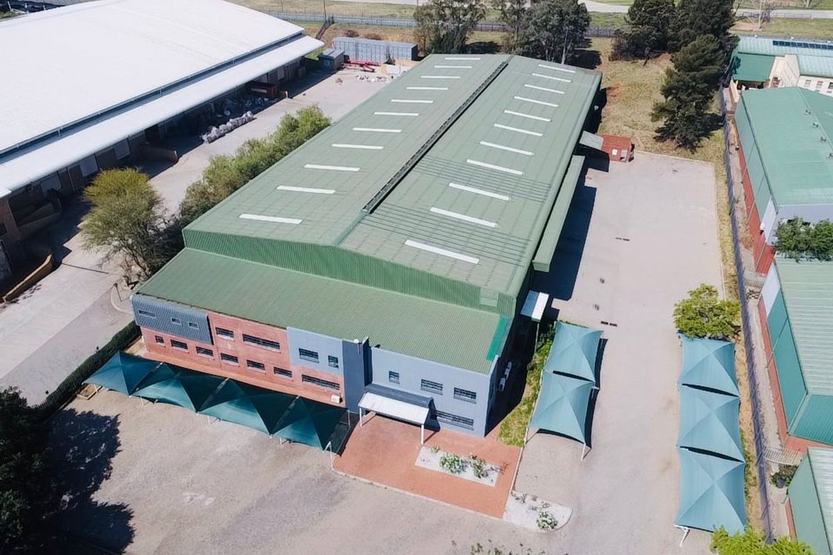 3,600m2 Modern Warehouse | For Sale or To Let | Linbro Business Park, Sandton - Photo 2