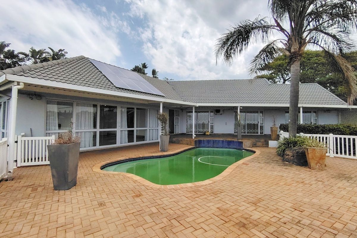 Gorgeous Family Home that ticks all the boxes - Photo 2