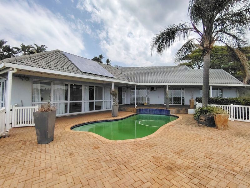Gorgeous Family Home that ticks all the boxes - Photo 2