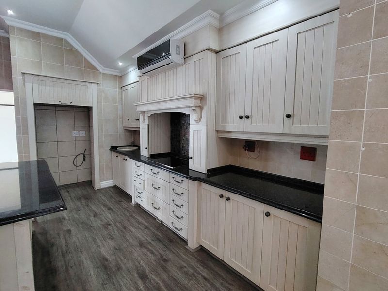 Gorgeous Family Home that ticks all the boxes - Photo 10