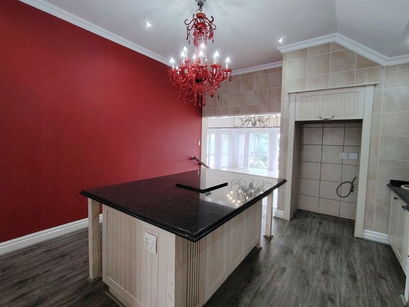 Gorgeous Family Home that ticks all the boxes - Photo 9