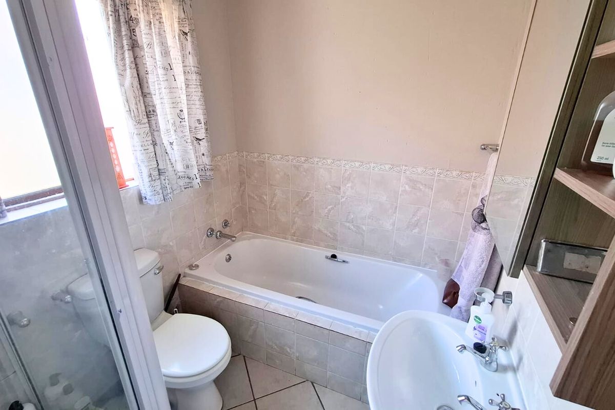 For Sale | Carlswald Crest – Modern 2 Bedroom 1 Bathroom Townhouse - Photo 4