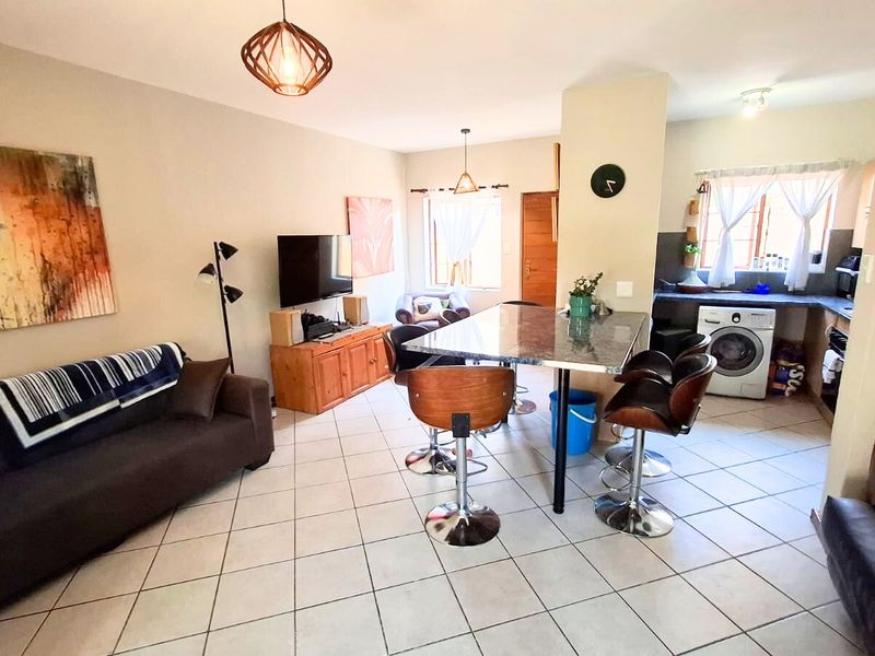 For Sale | Carlswald Crest – Modern 2 Bedroom 1 Bathroom Townhouse - Photo 2