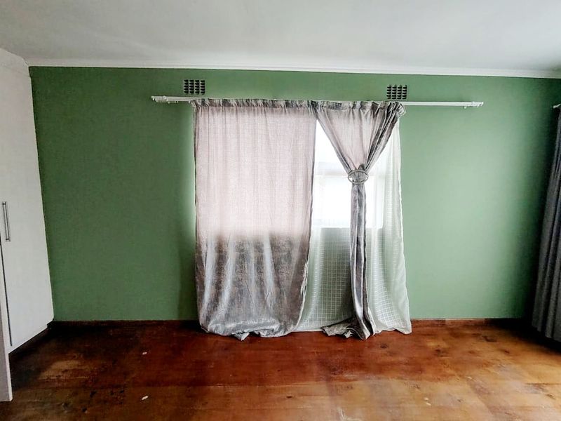 3 Bedroom House for Sale in Haven Hills - Photo 8