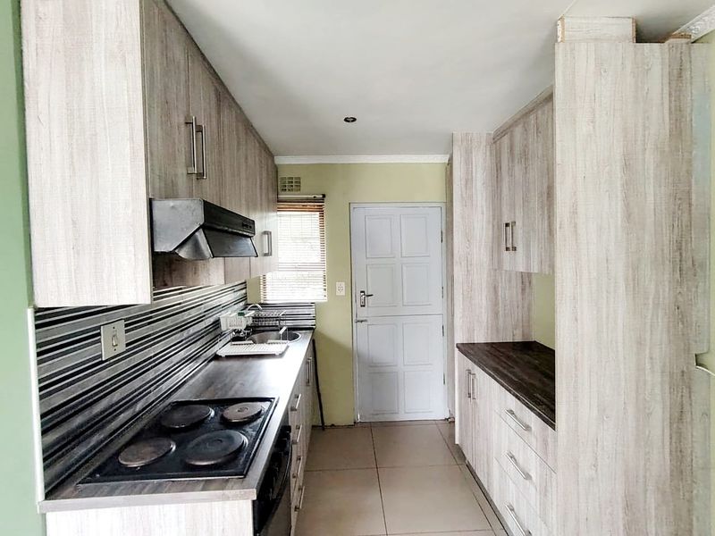 3 Bedroom House for Sale in Haven Hills - Photo 6