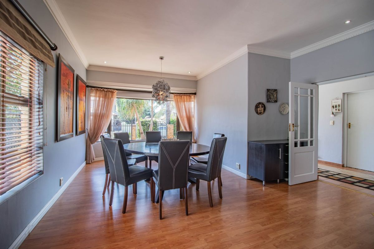 Large 5 bedroom house with a flatlet - Photo 5