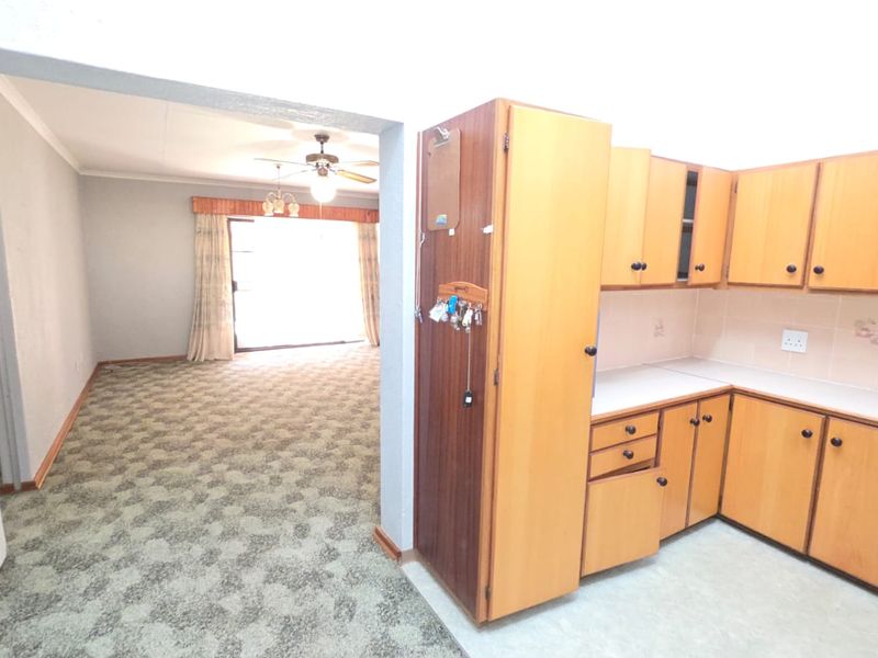 Secure 1-bed Apartment in Panorama Park Retirement Village Oudorp for Sale - Photo 3