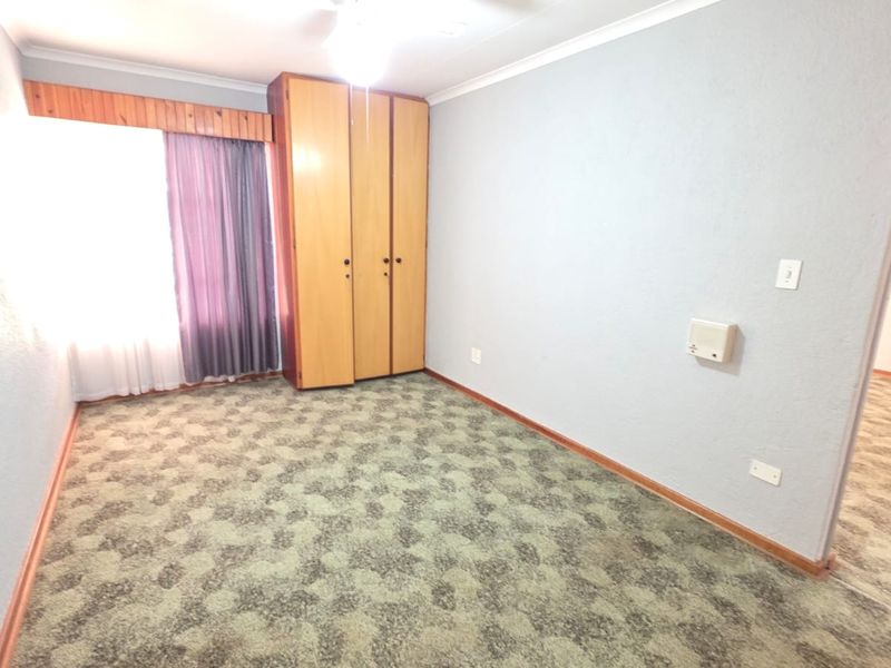 Secure 1-bed Apartment in Panorama Park Retirement Village Oudorp for Sale - Photo 7