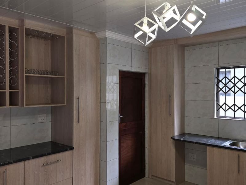 Contemporary styling, neat and spacious Townhouse in New Flamwood. - Photo 7