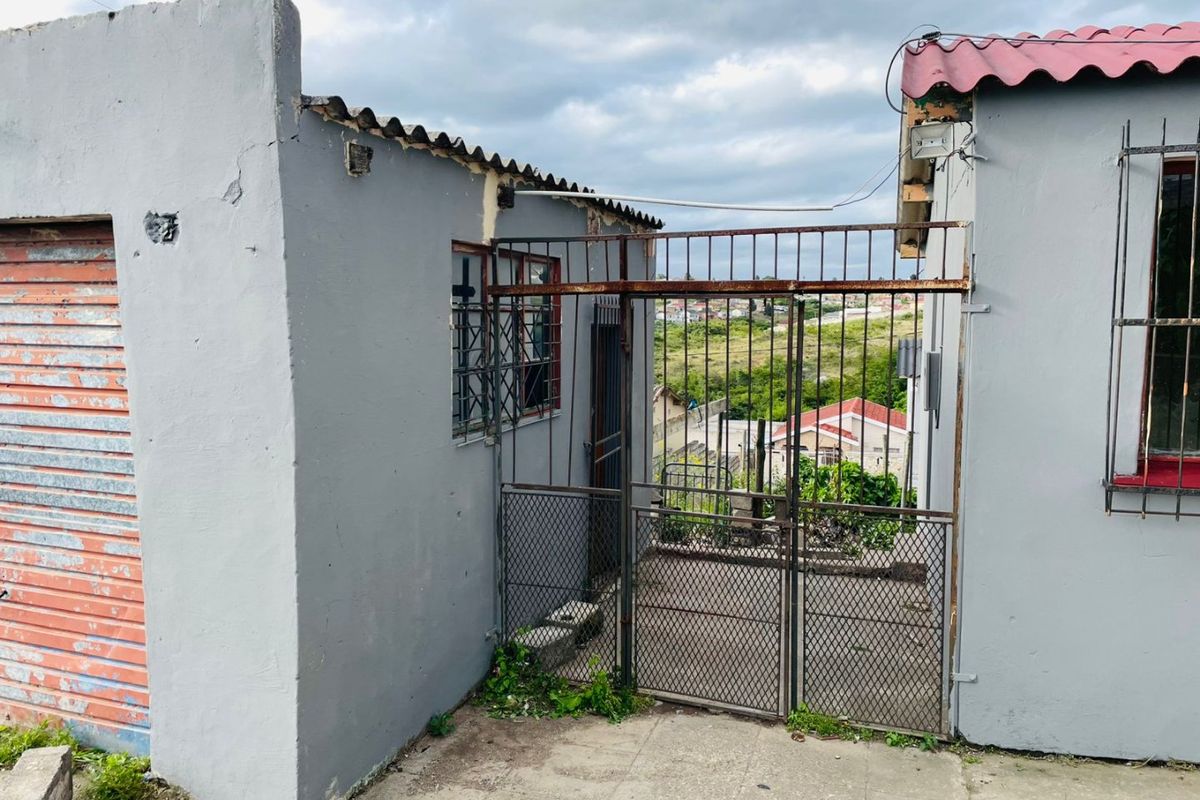 2 Bedroom House for Sale in Mdantsane NU 14 - Photo 2