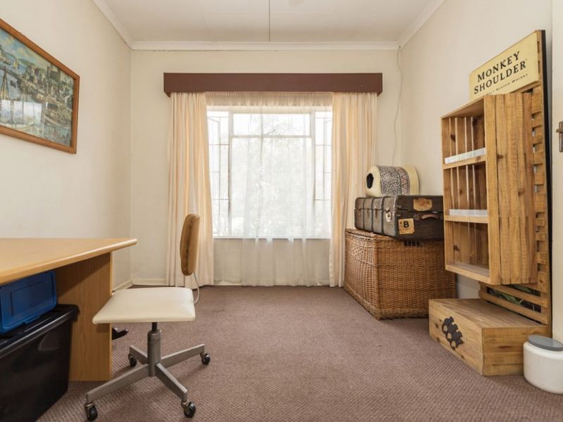 2 Bed Duplex For Sale – Secure, Pet-Friendly Home with Outdoor Space - Photo 8