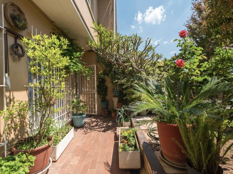 2 Bed Duplex For Sale – Secure, Pet-Friendly Home with Outdoor Space - Photo 4