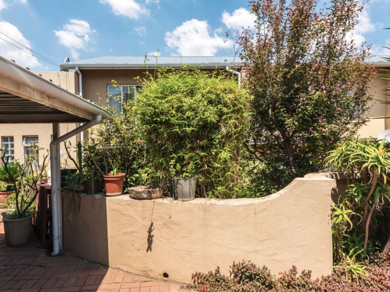 2 Bed Duplex For Sale – Secure, Pet-Friendly Home with Outdoor Space - Photo 3