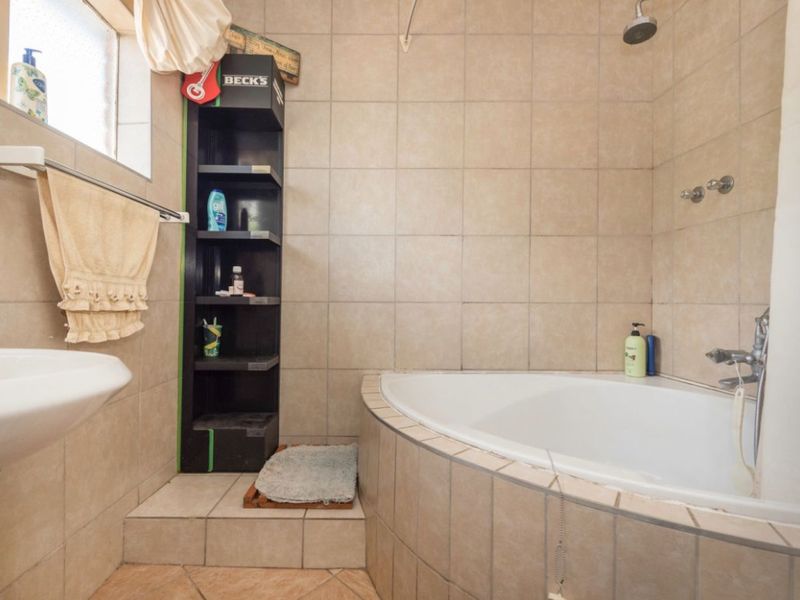 2 Bed Duplex For Sale – Secure, Pet-Friendly Home with Outdoor Space - Photo 10