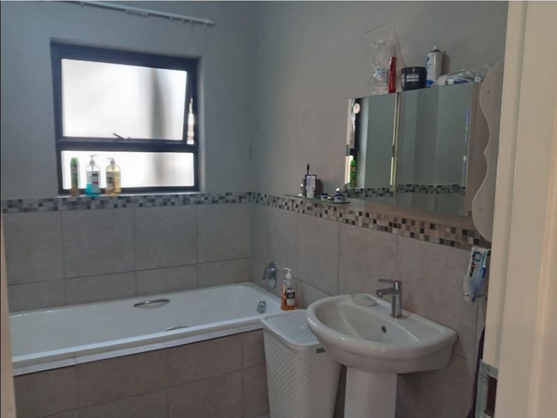 2 Bed Townhouse For Sale – Neat, Secure & Move-In Ready - Photo 5