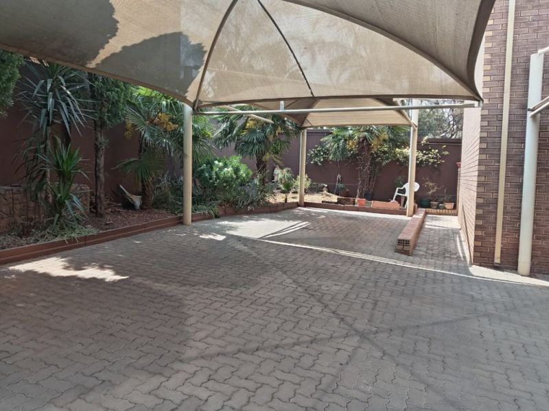 2 Bed Townhouse For Sale – Neat, Secure & Move-In Ready - Photo 4