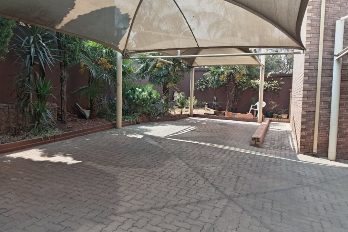 2 Bed Townhouse For Sale – Neat, Secure & Move-In Ready - Photo 4