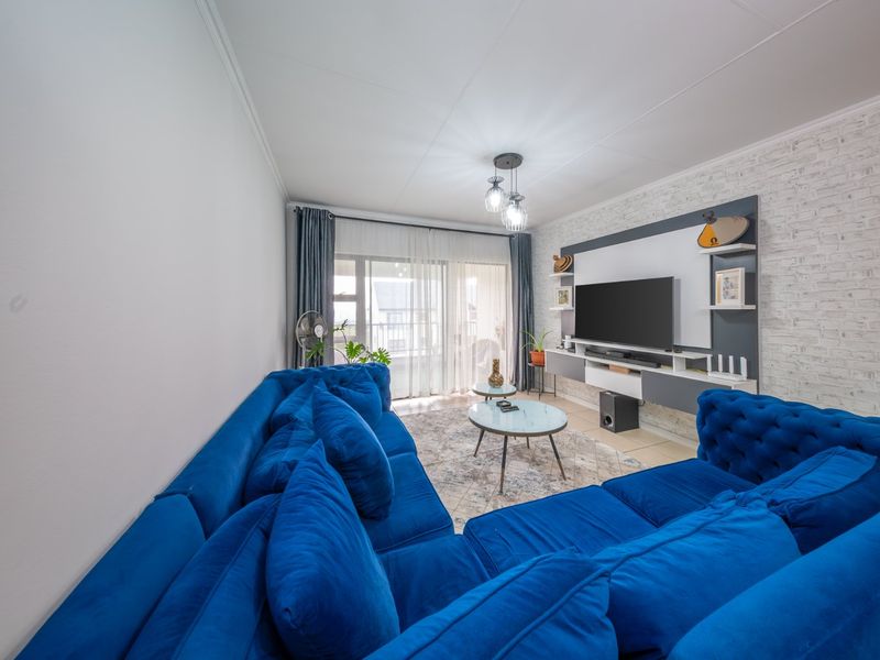 Stylish 2 Bedroom Apartment in Greenstone Crest | Greenstone Hill - Photo 9