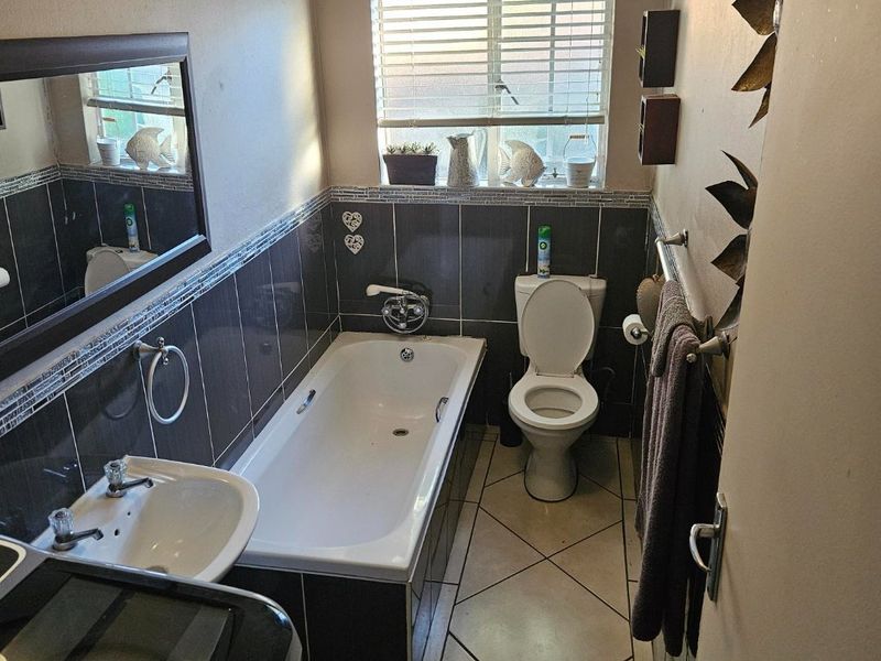 Secure, Central, Comfortable Complex Living - Photo 10