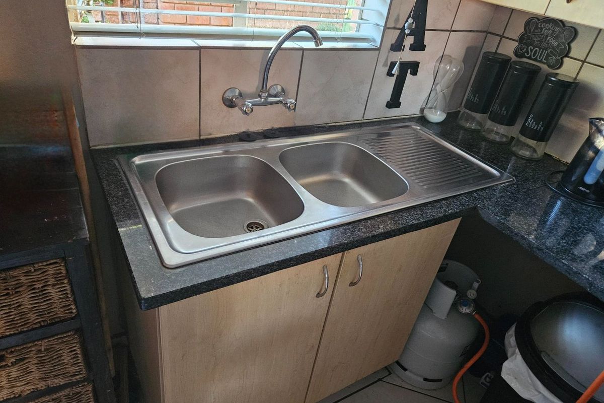 Secure, Central, Comfortable Complex Living - Photo 2