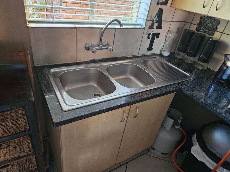 Secure, Central, Comfortable Complex Living - Photo 2