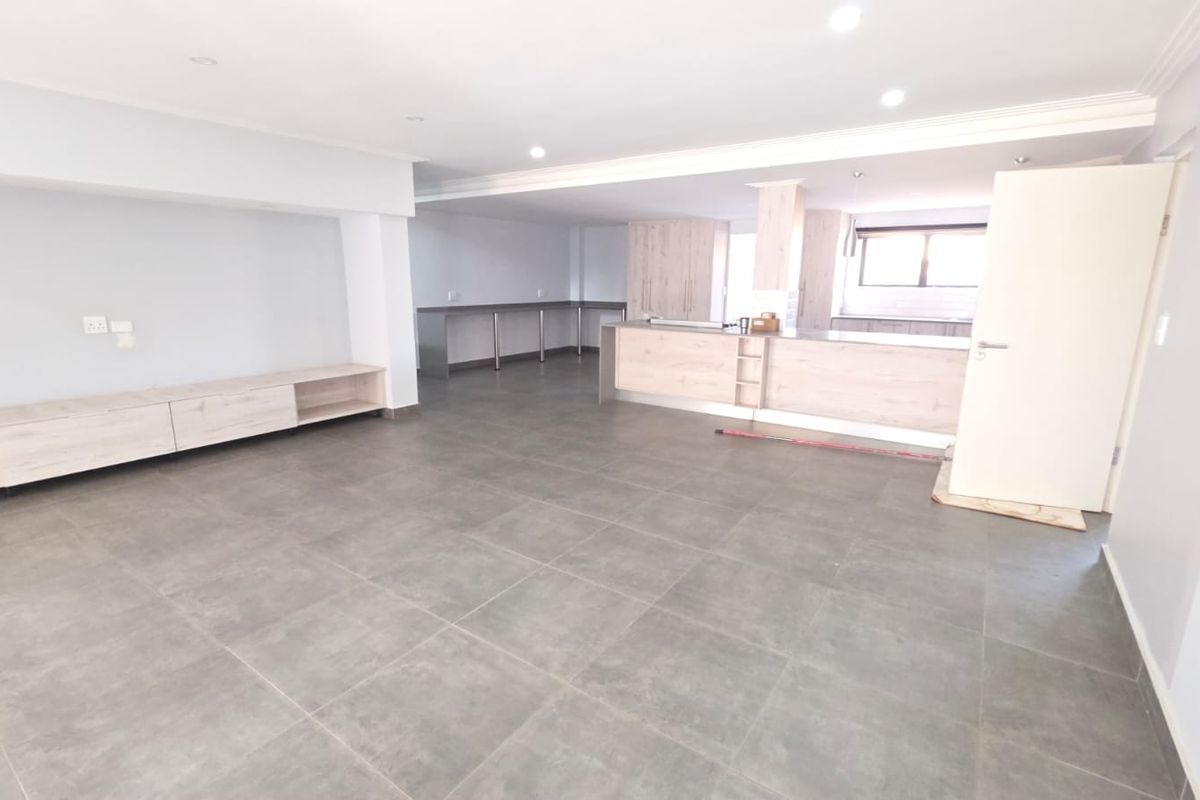 5 Bedroom 4 Bathroom House in Wilkoppies in a Secure Villa - Photo 4