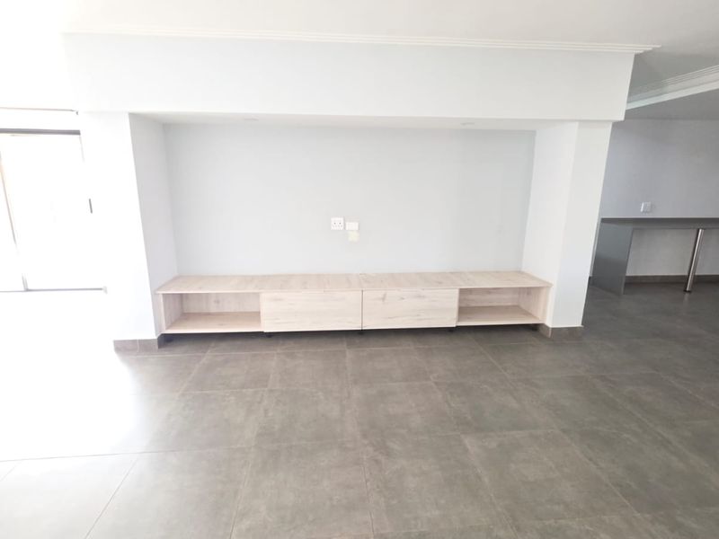 5 Bedroom 4 Bathroom House in Wilkoppies in a Secure Villa - Photo 5