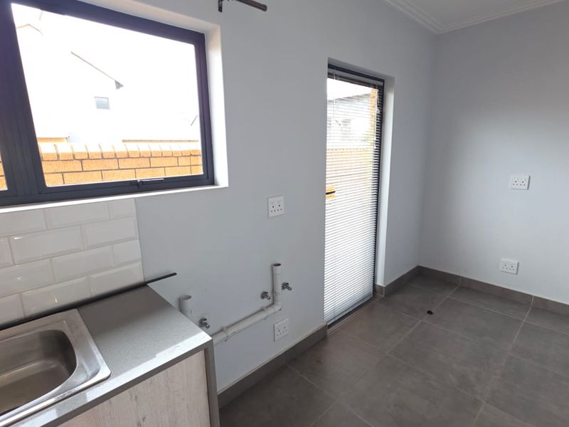 5 Bedroom 4 Bathroom House in Wilkoppies in a Secure Villa - Photo 6