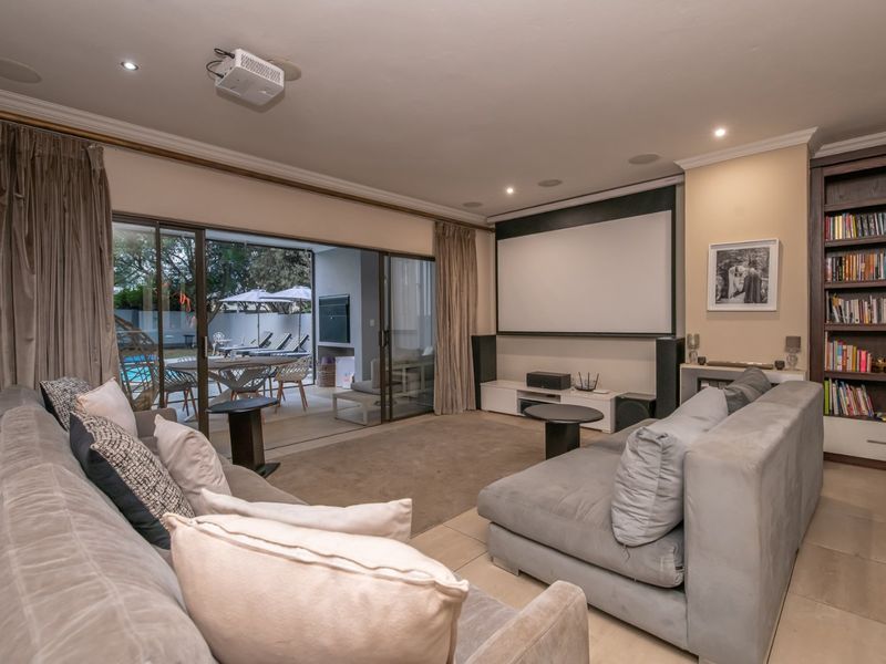 4 LARGE Bedroom home in Midlands Estate - Photo 2