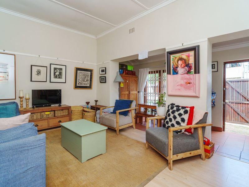 Quaint Character Cottage in the Heart of Rondebosch Village | Southern Suburbs  - Photo 8