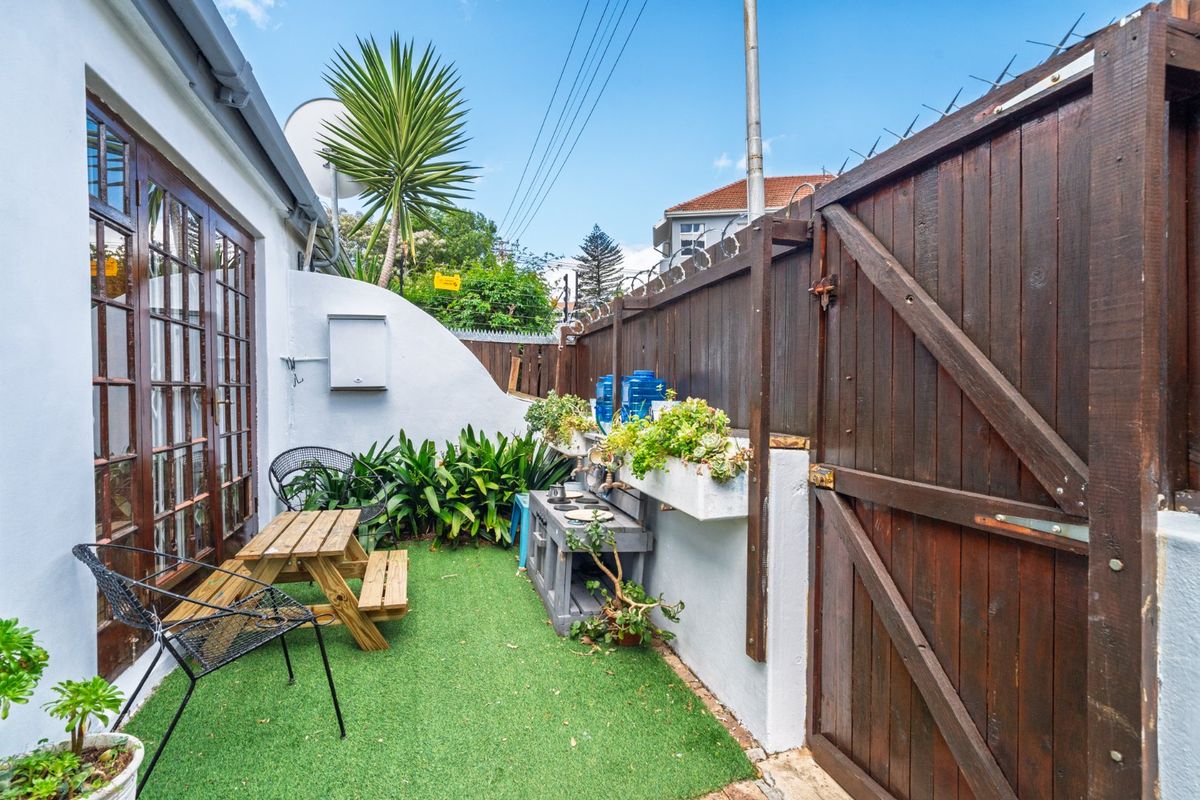 Quaint Character Cottage in the Heart of Rondebosch Village | Southern Suburbs  - Photo 4