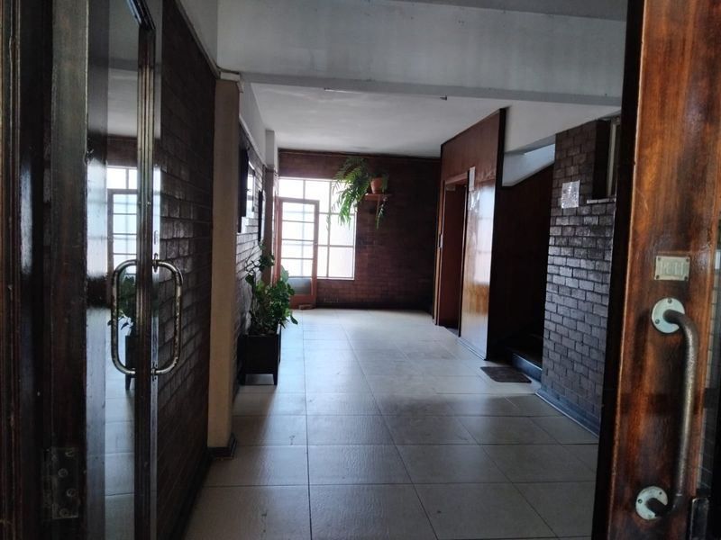 1 bedroom and 1 bathroom apartment available for rental Call  us Now! - Photo 2