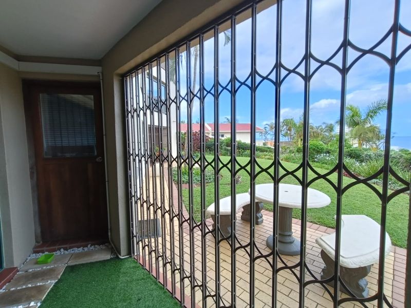Ground floor 2 bedroom, 2 bathroom apartment to let in Central Umhlanga. - Photo 8