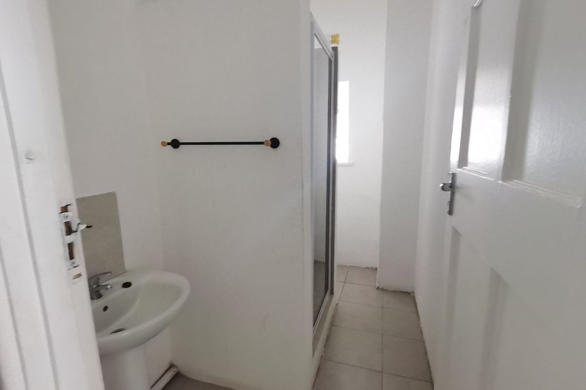 1 bedroom to let in Central - Photo 5