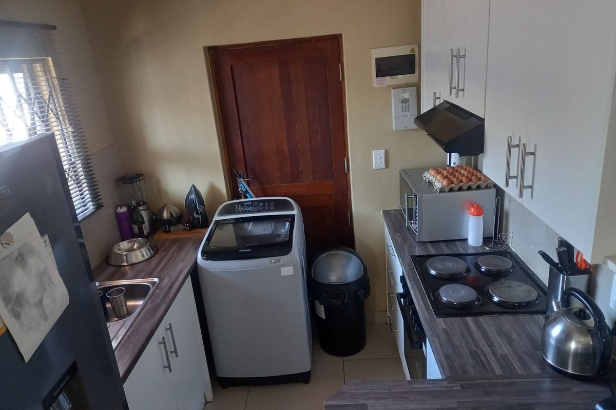 Stunning 3 Bedroom Home for Sale in Hamilton Estate, Kuilsriver(Kalkfontein)  - Photo 4