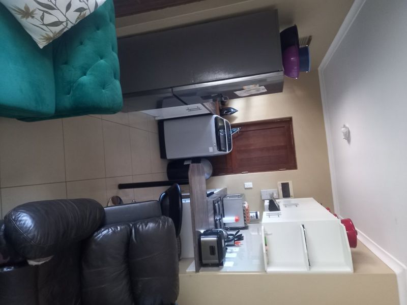 Stunning 3 Bedroom Home for Sale in Hamilton Estate, Kuilsriver(Kalkfontein)  - Photo 6