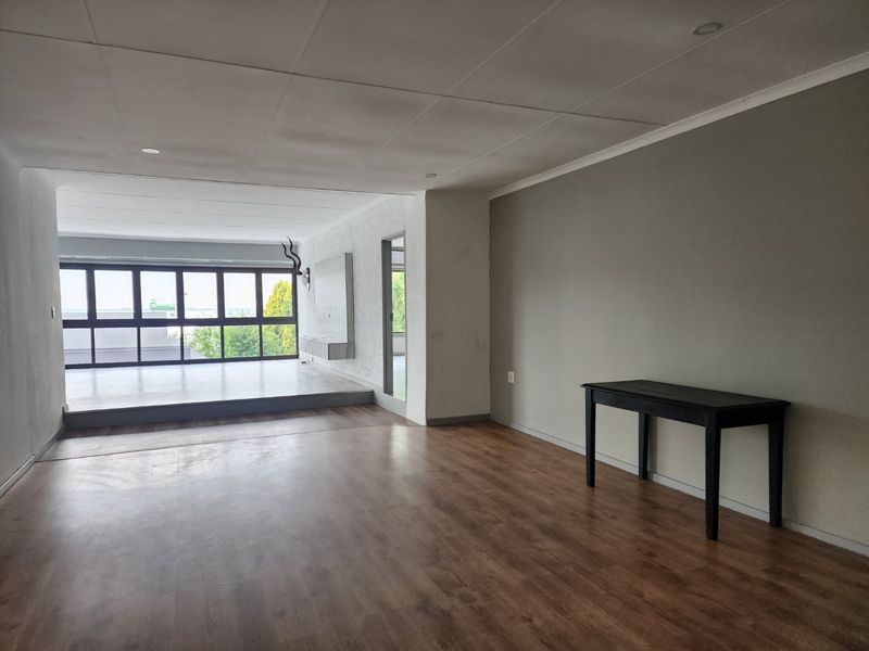 5 BEDROOM TOWNHOUSE IN WILKOPPIES - Photo 5